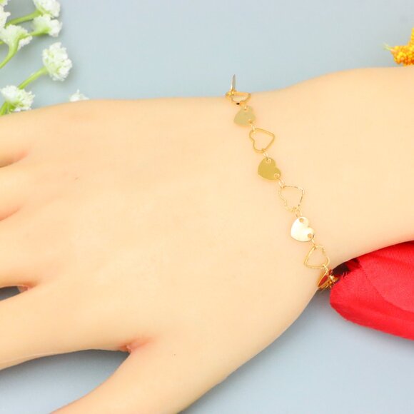 "Elegant & Trendy Bracelet, A Perfect Gift for Women, Thoughtful, EVCH1692 - Picture 1 of 11
